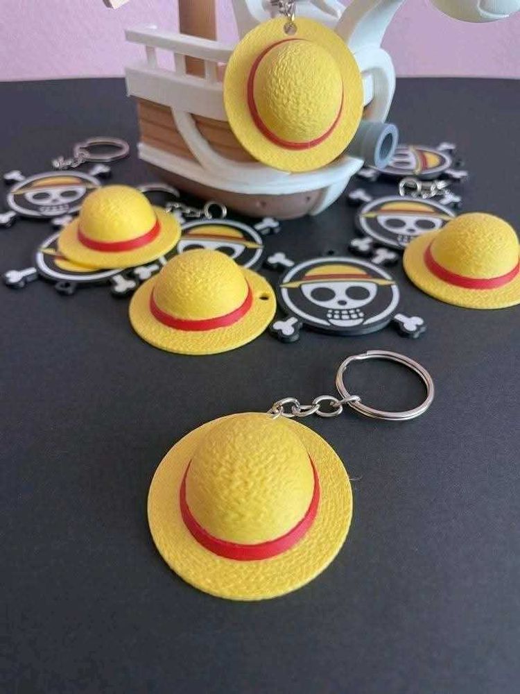 One Piece Luffy Hat Keychain - Anime Collectible