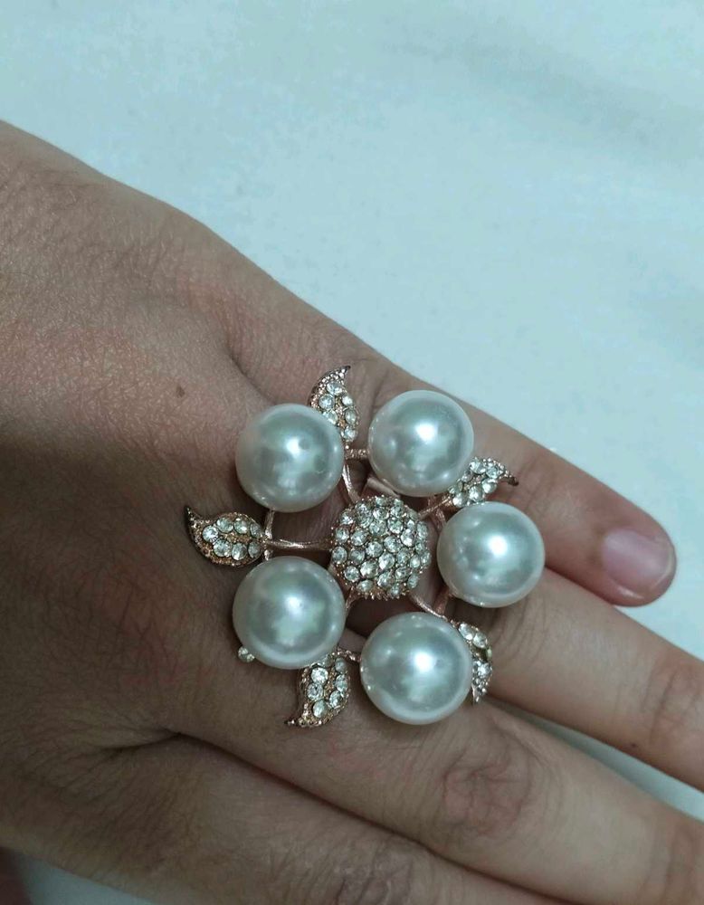 Elegant Pearl ring 💍