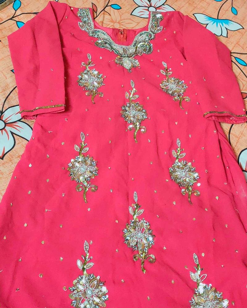 Elegant Pink Embroidered Kurta