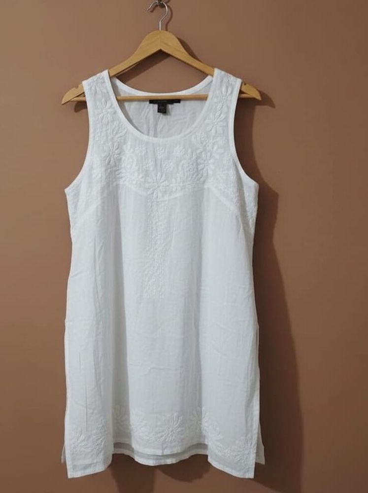Pretty white Handwork Chikankari kurti
