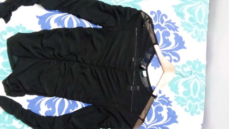 Sheet Black Fitted Top