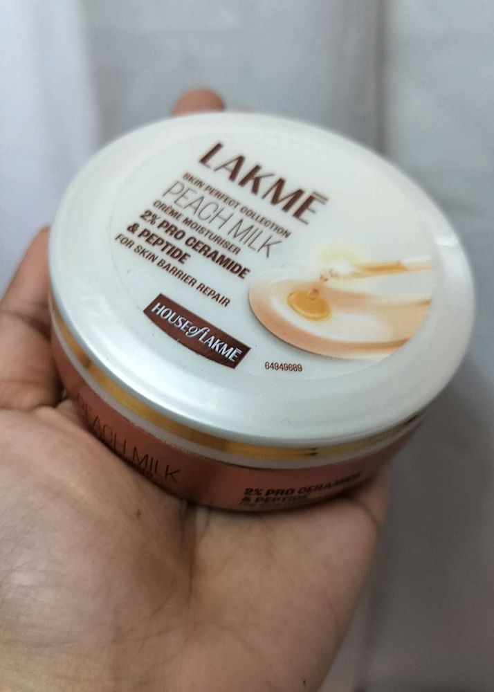 Lakme Peach Milk Creme Moisturiser