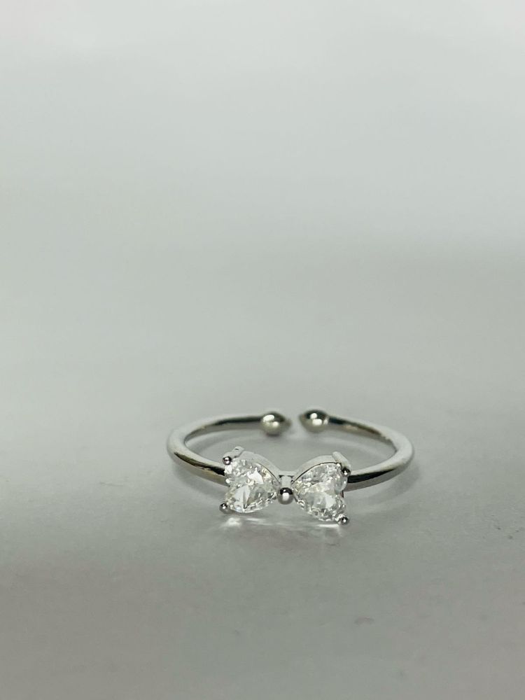 Cute Bow Diamond Ring