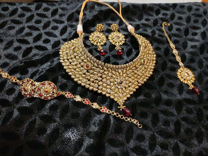 Bridal necklace set