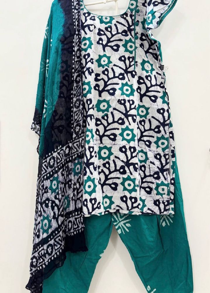 Green Batik Printed Kurta Set