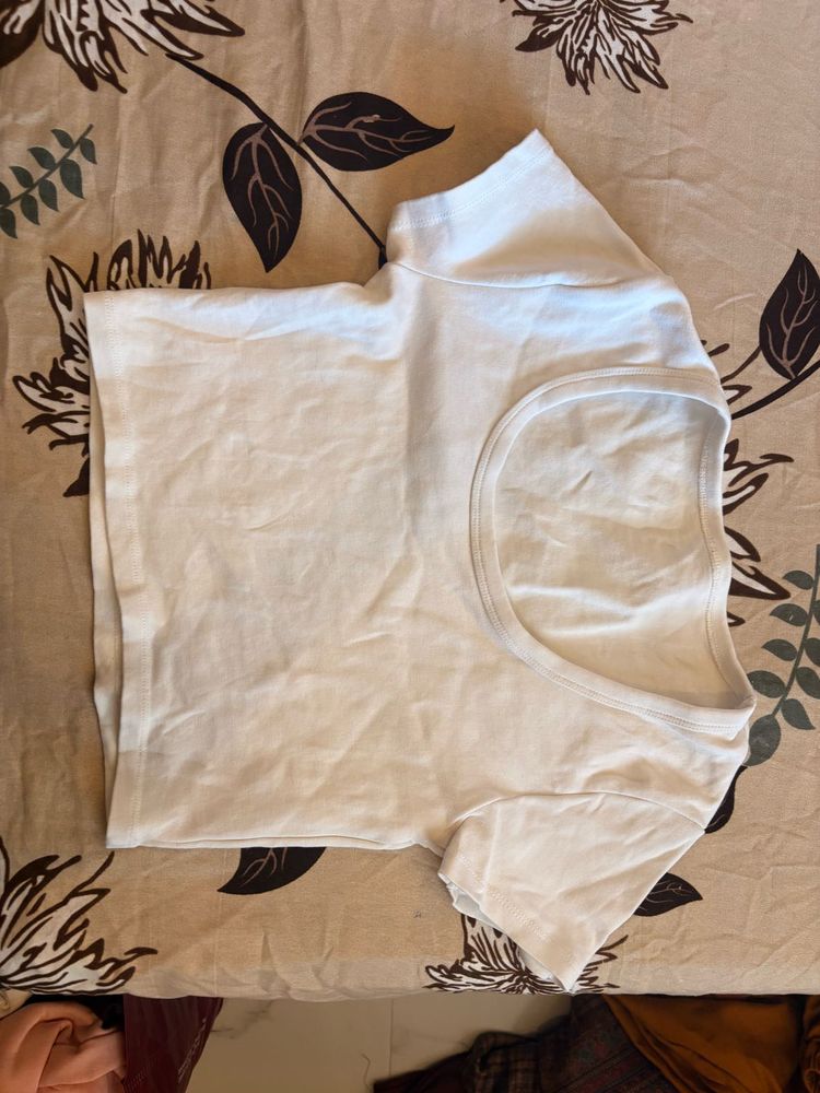 White Basic Round-Neck Half-Sleeve T-Shirt