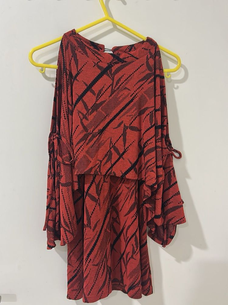 Rust cold shoulder pattern top