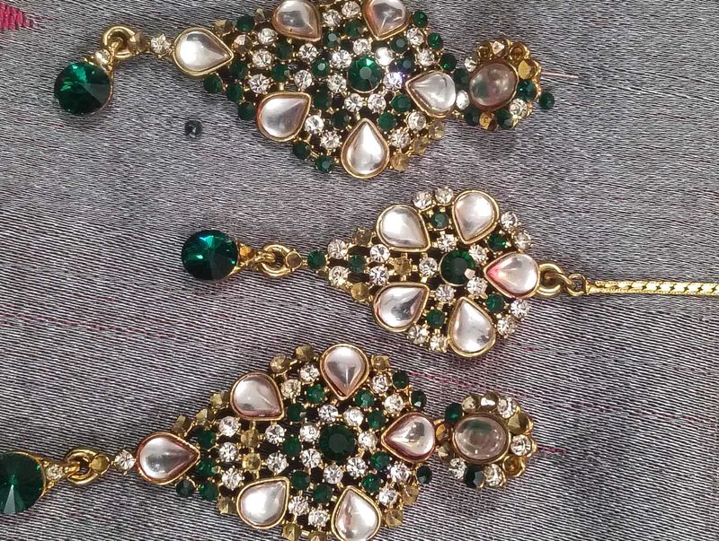 Emerald Green Kundan Jewellery Set