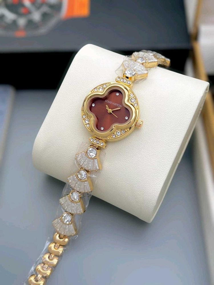 louis vuitton diamond studded ladies watch