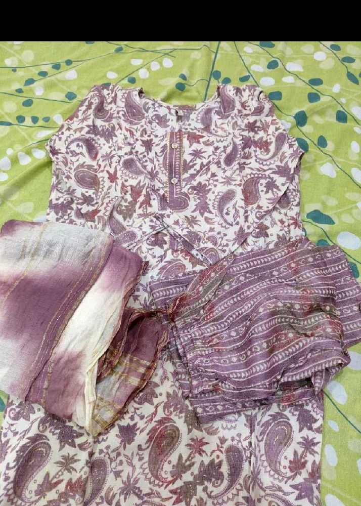 Stylish Paisley Print Kurta Set with Dupatta