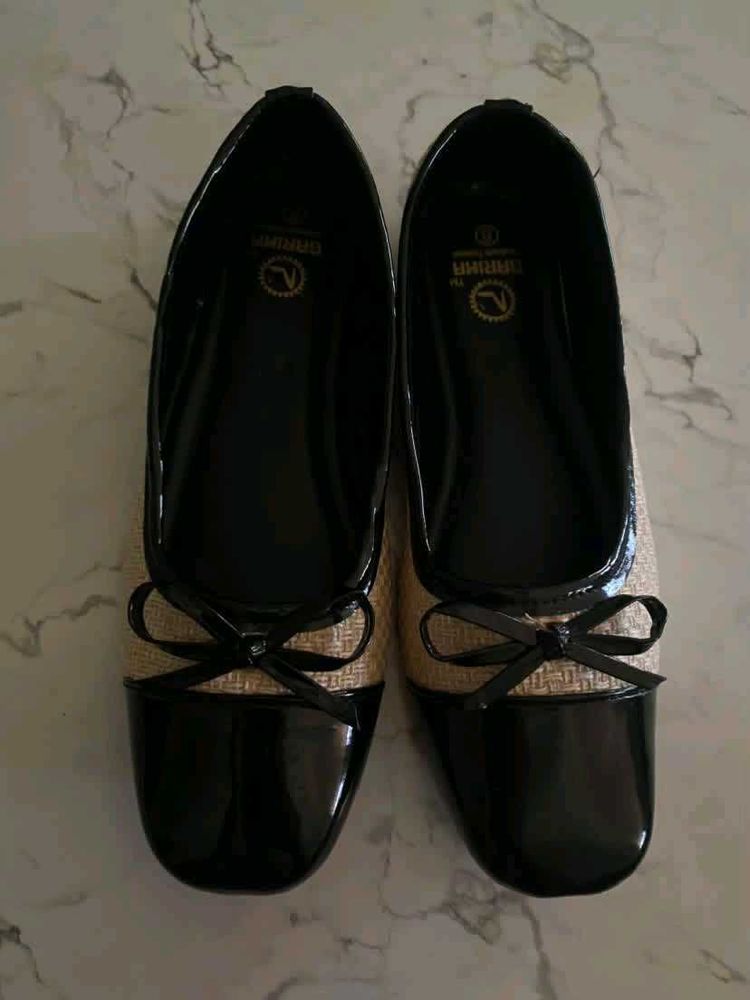 korean Beige and Black Ballerina Flats