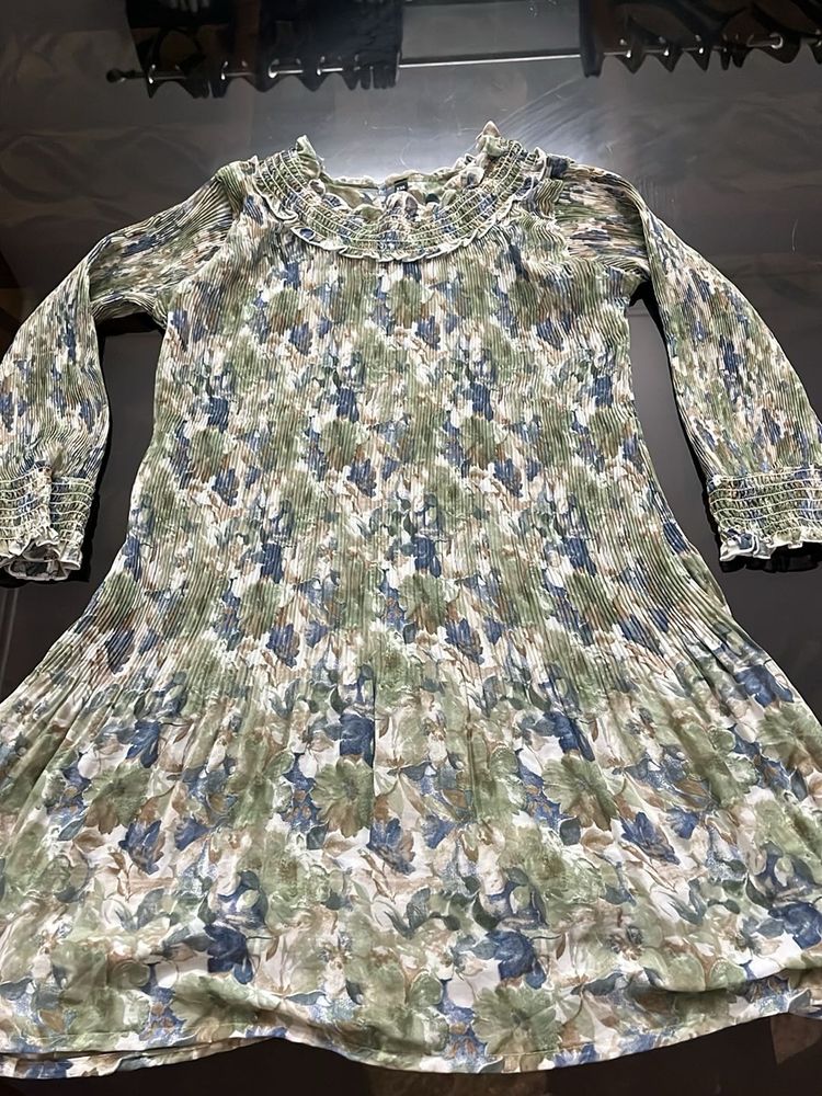 Floral Print Pleated Tunic Top