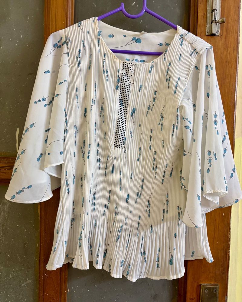 Floral Stretchable Top with flowy sleeves