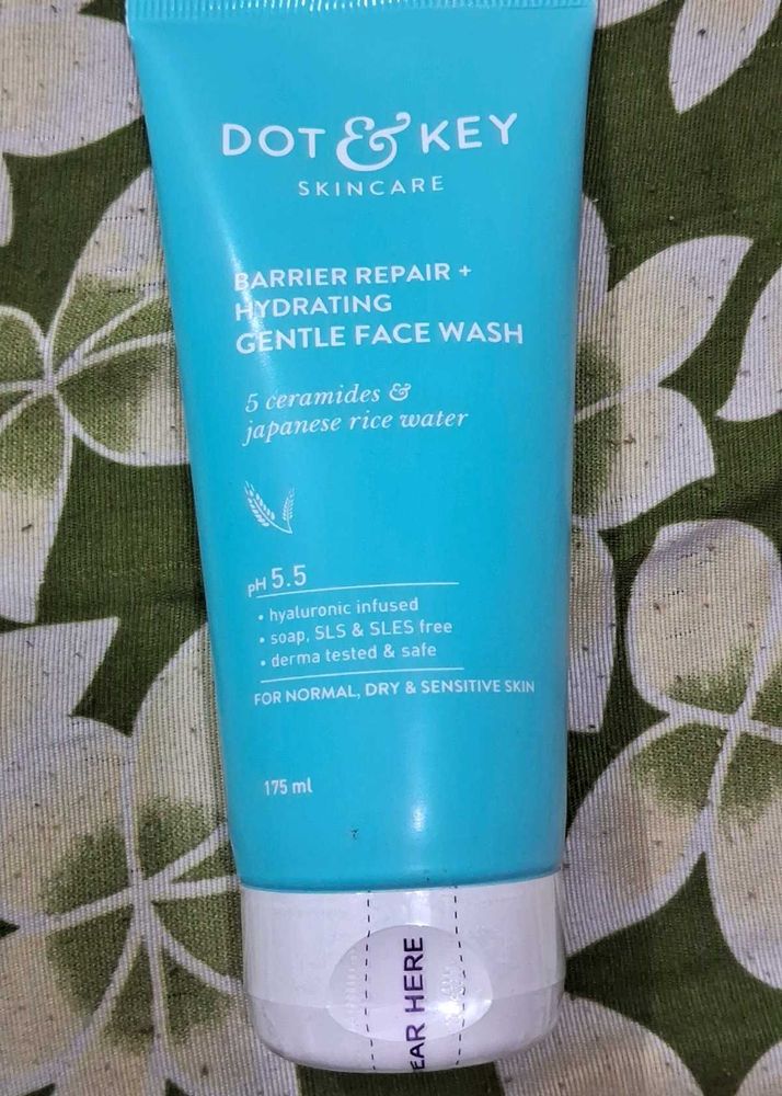 Dot &amp; Key Gentle Face Wash