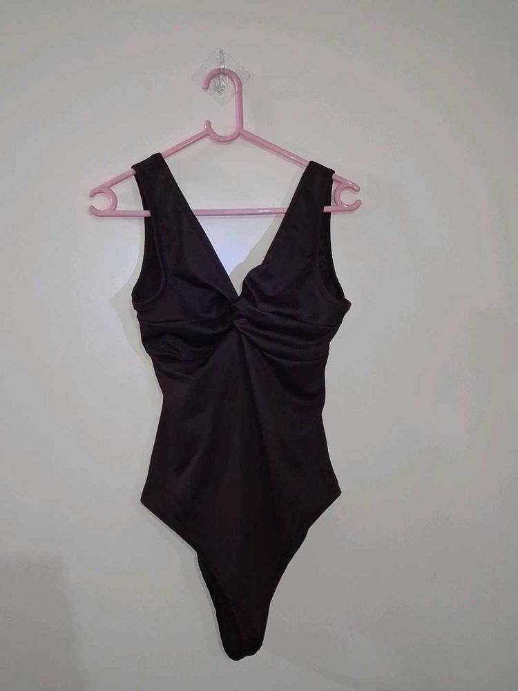 Elegant One-Piece bodycon burgandy top (non-paded)