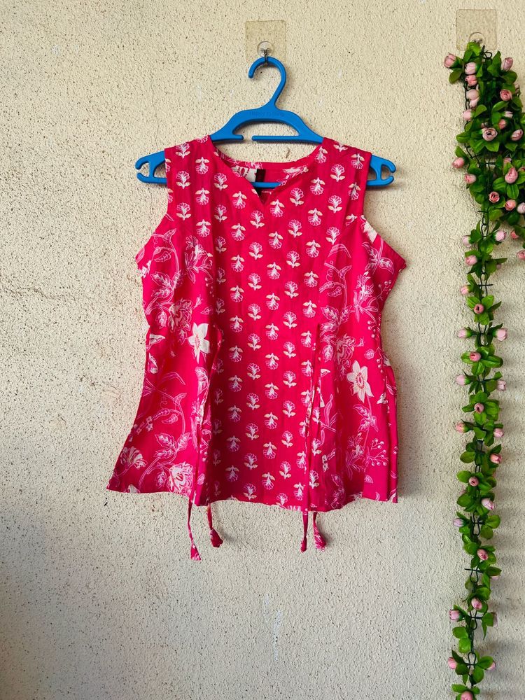 Chic Pink Floral Print Sleeveless Kurta