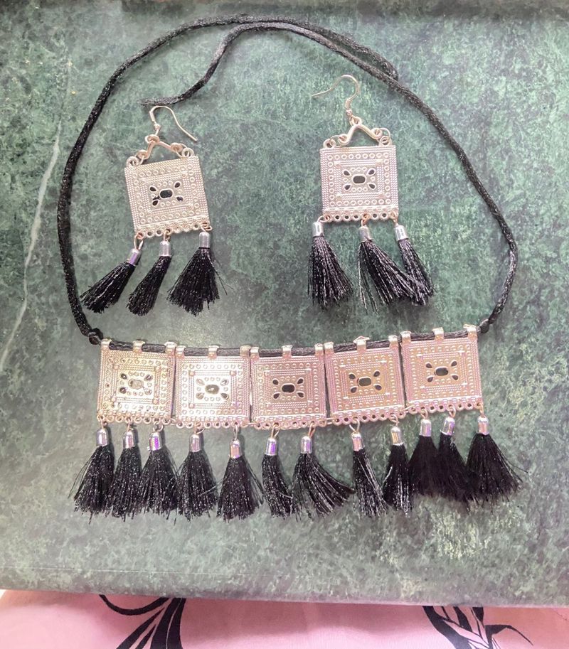 Necklace &amp; Earring Set