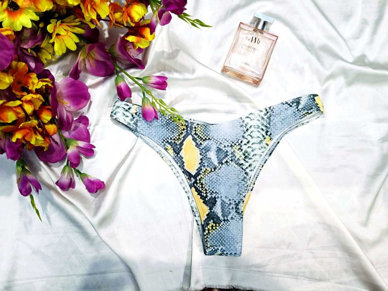 🇳🇿💫🎀Stylish Snake Print Bikini Bottom