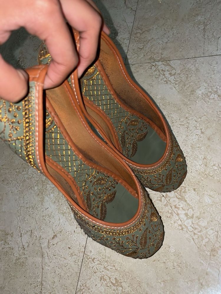 Embroidered Ethnic Flats