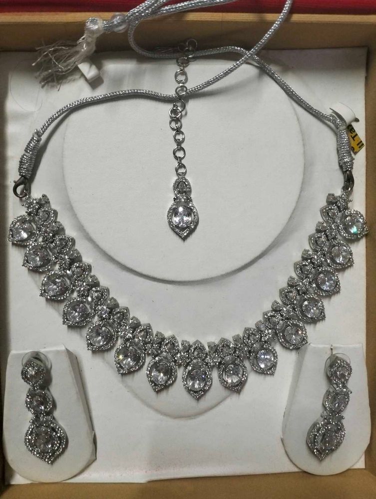 Ad Look Necklace Set Only 1 Time Use