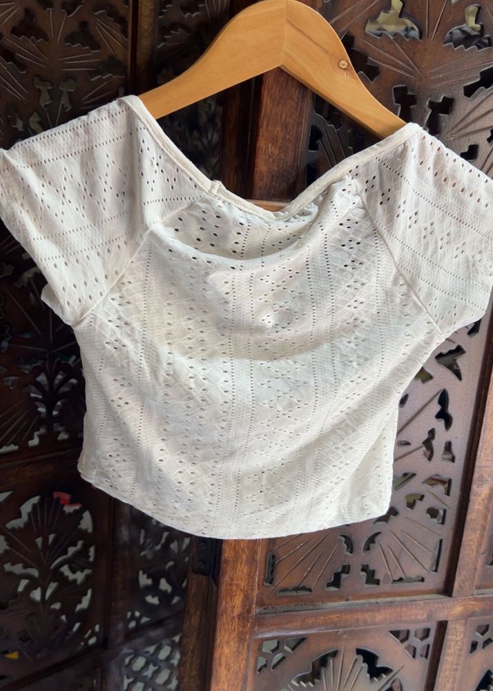 Chic Cropped Eyelet Top