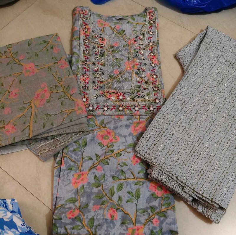 Elegant Grey Floral Kurta Set with Dupatta