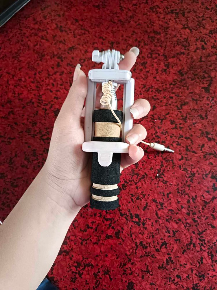 Selfie Stick with Free delivery