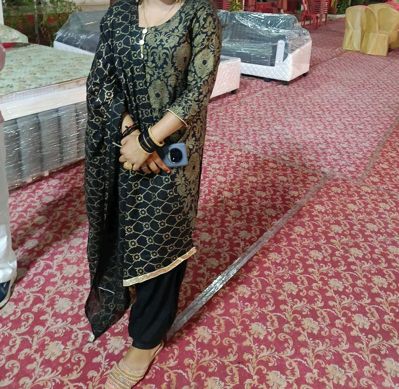 .. pattiyala salwar suit Set
