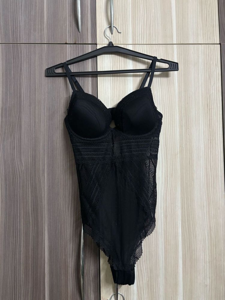 22 H&amp;M Trimmed Patten Bodysuit