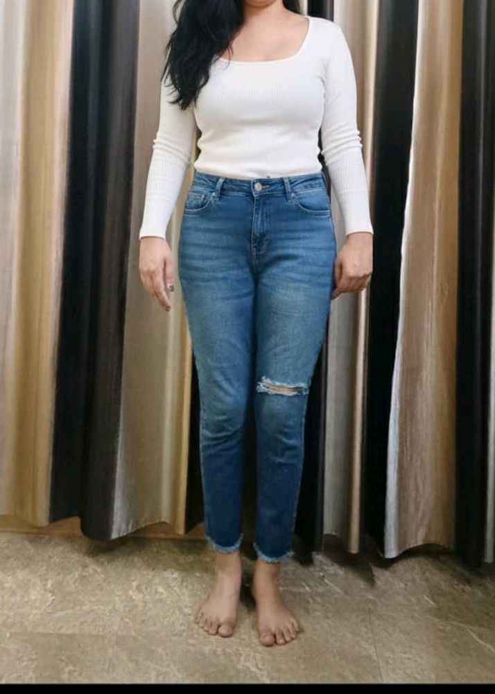 Van Huesan Distressed Knee Denim Jeans