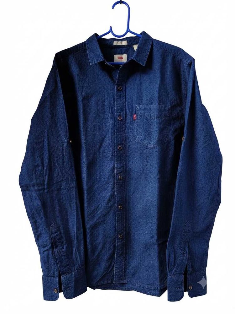 Levi's Men's Blue shirt