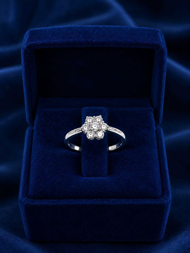 Stunning Diamond Flower Ring 925 Silver