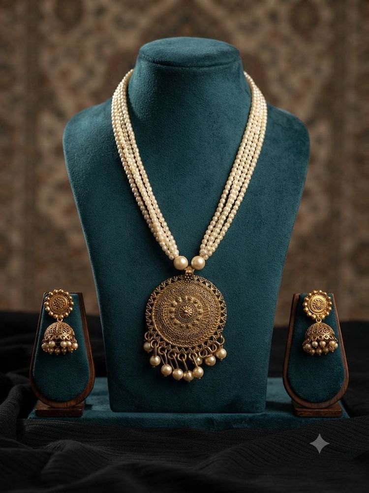 Exquisite Pearl Necklace &amp; Jhumka Set