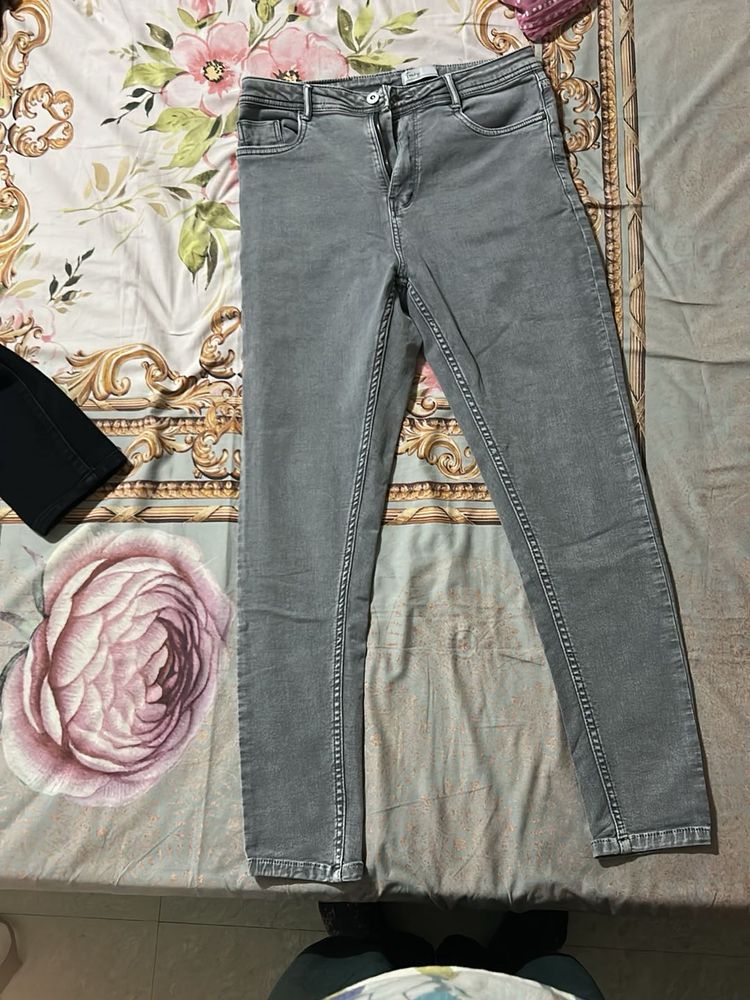 Chic Grey Skinny Fit Jeans