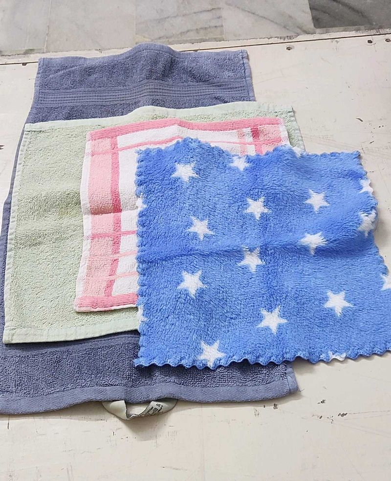 Set of 4 Assorted Hand Towels