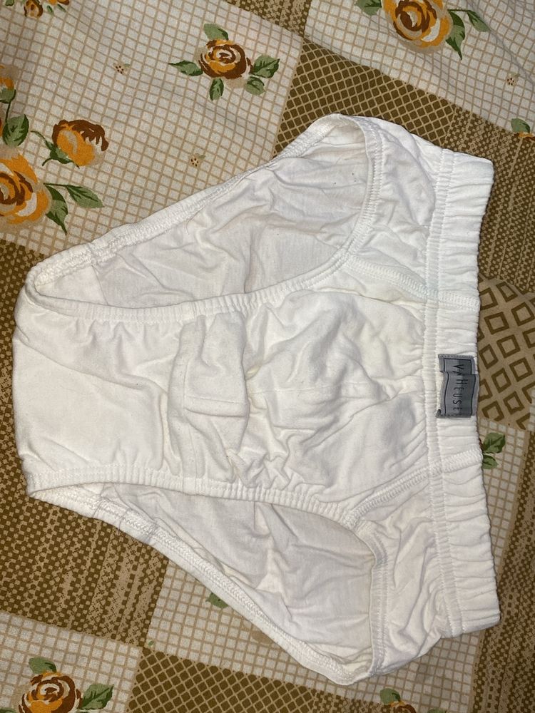 VanHeusen Brief Size Small White