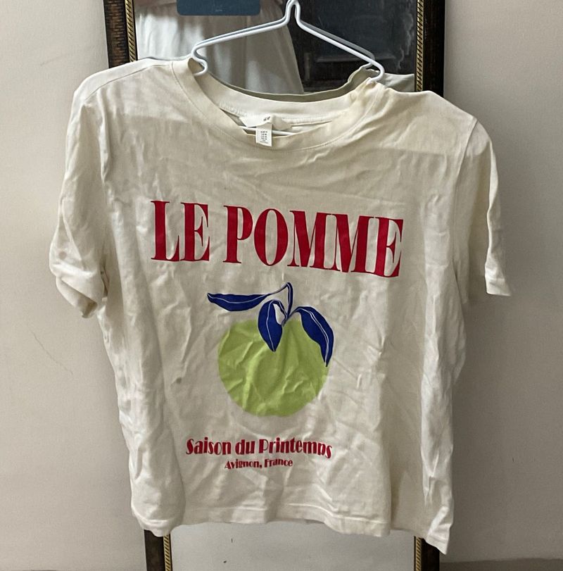 H&amp;M Graphic T-Shirt "Le Pomme"