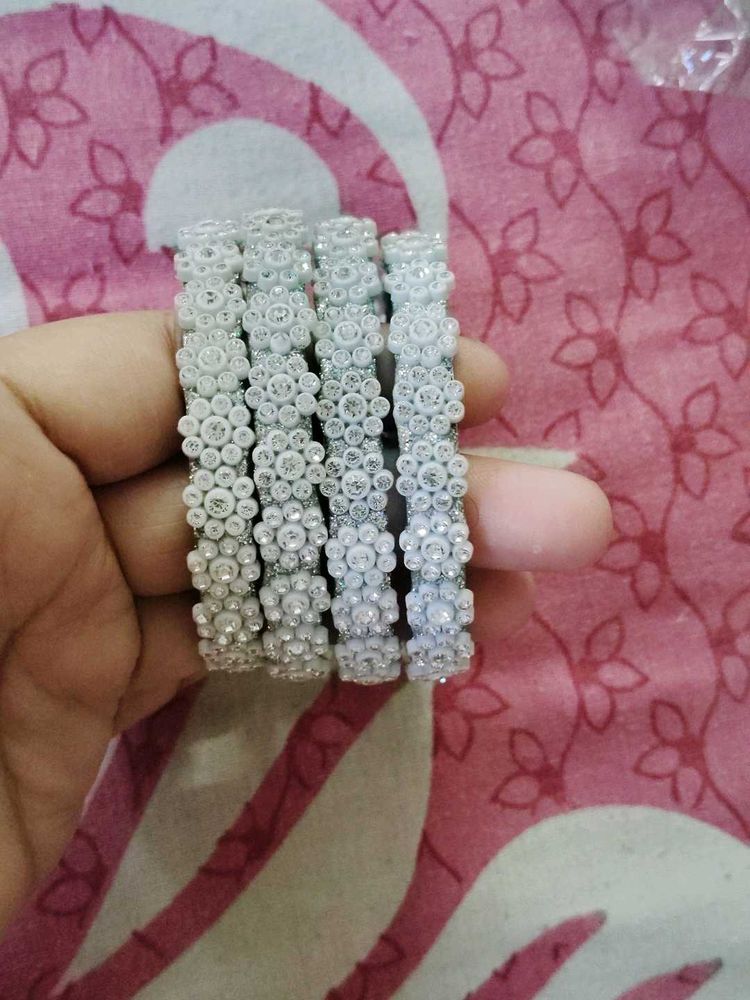212.Sparkling White Bangles Set