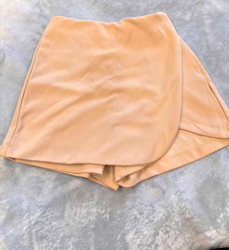 Chic Peach Skort - Versatile Style