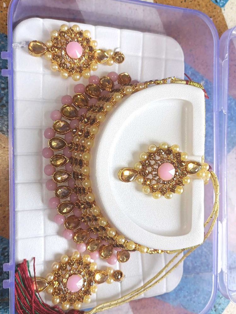 Elegant Kundan &amp; Pearl Necklace Set