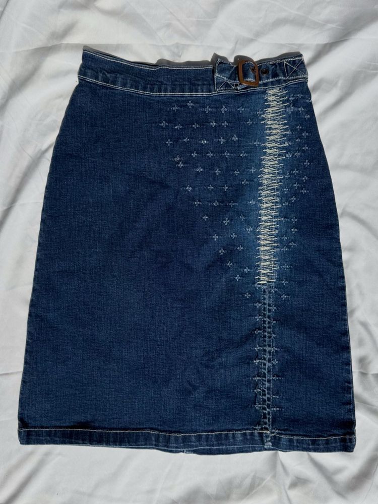 Denim Skirt with Unique Stitching