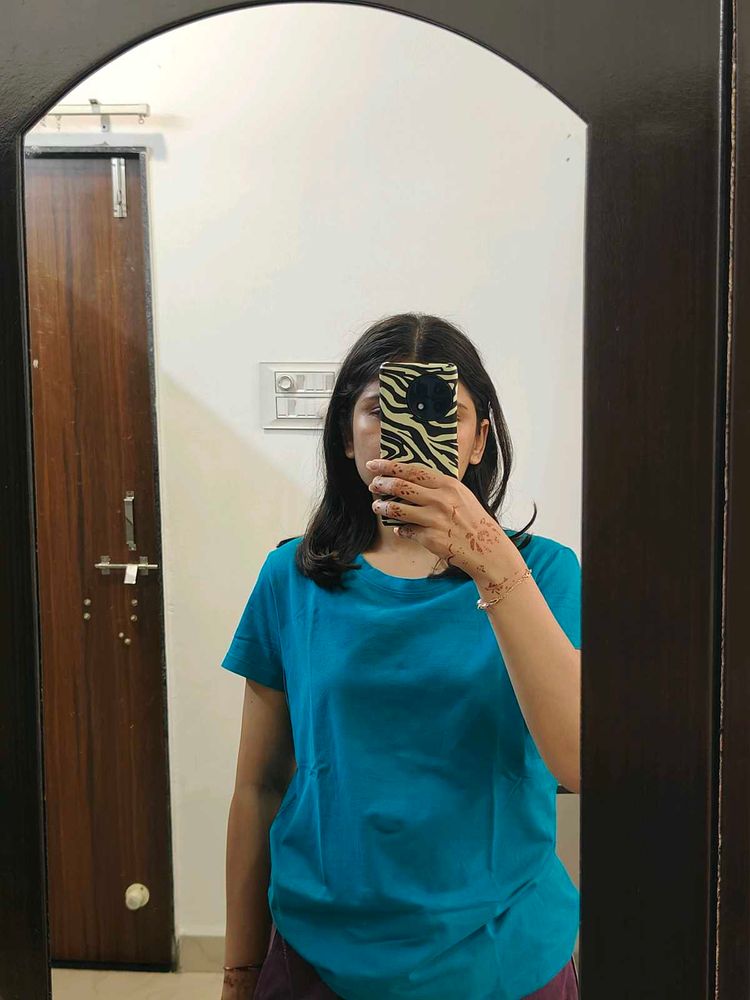 Classic Blue Round Neck T-Shirt never worn