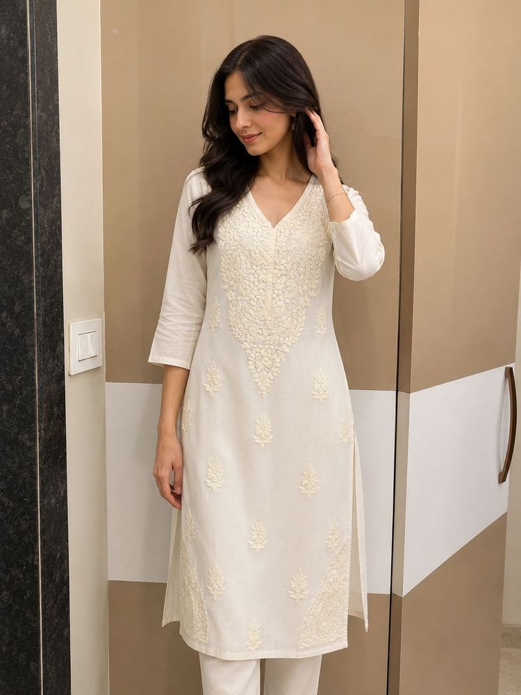 Elegant White Chikankari Kurta