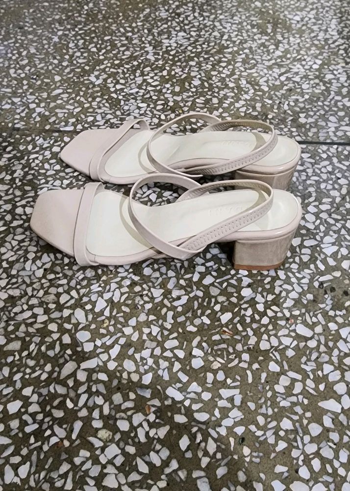 Eridani Beige Block Heels