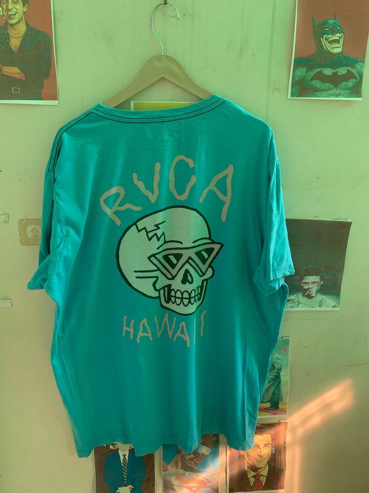 RVCA Hawaii Skull Graphic Tee (T527)