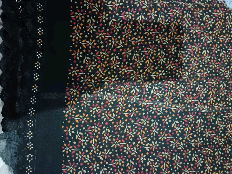 Floral Print Saree with Lace