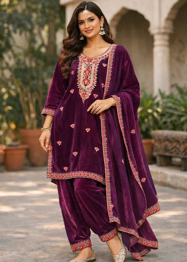 Elegant Embroidered Velvet Kurta Set