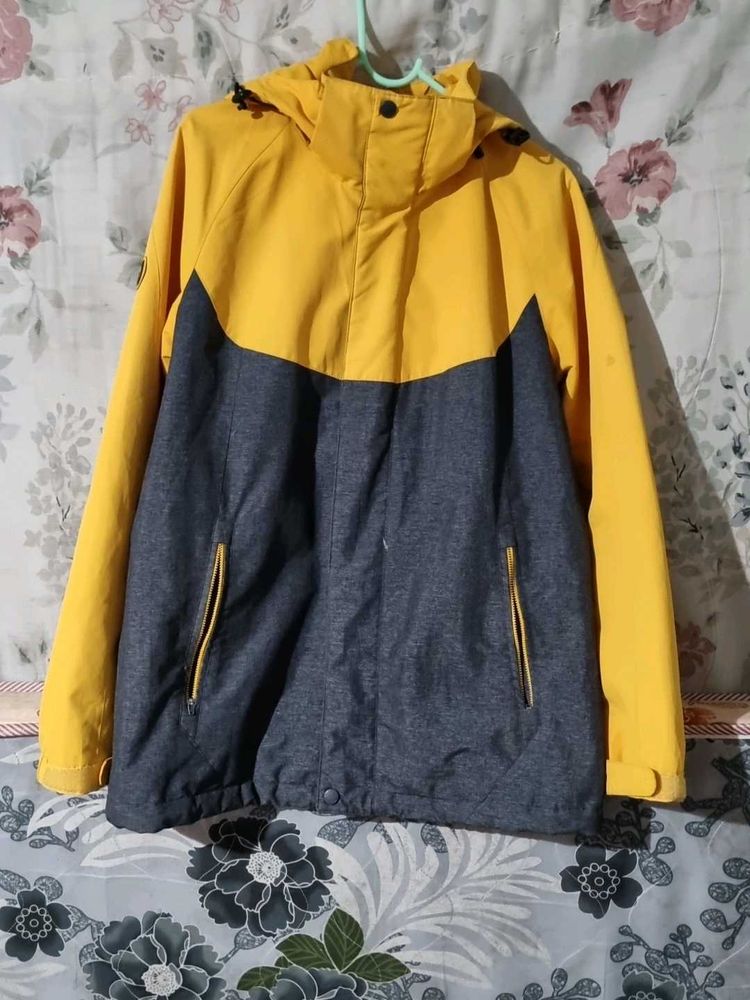 Men's Yellow and Gray Jacket