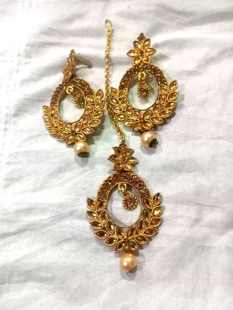 Earrings Set With Mangtika 🌸