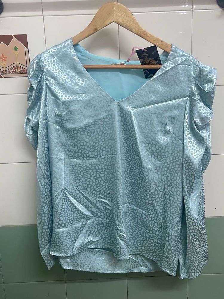 Stylish Light Blue Leopard Print Top